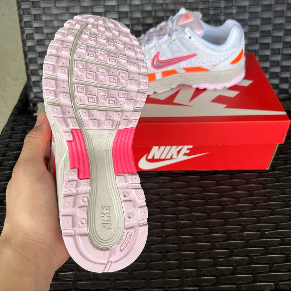 NIKE P-6000 DIGITAL PINK CRIMSON Size 6 W - Picture 5 of 5
